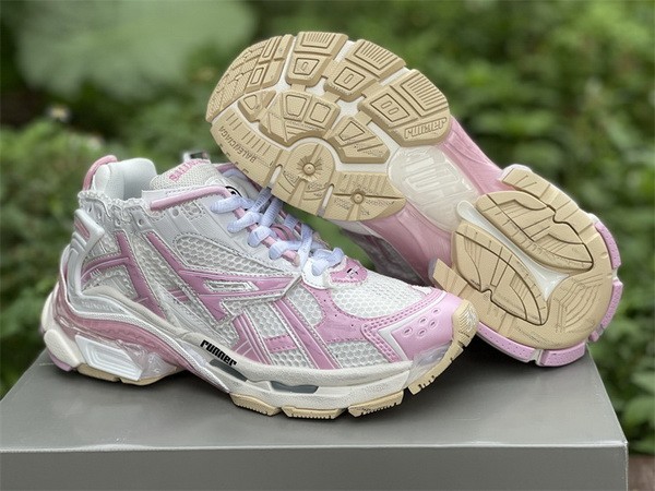 B 17FW Tripe-S High End Sneaker-243