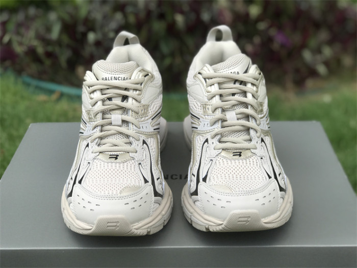 B 17FW Tripe-S High End Sneaker-309