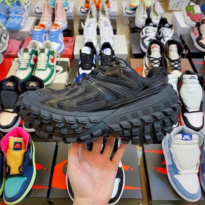 B 17FW Tripe-S High End Sneaker-277