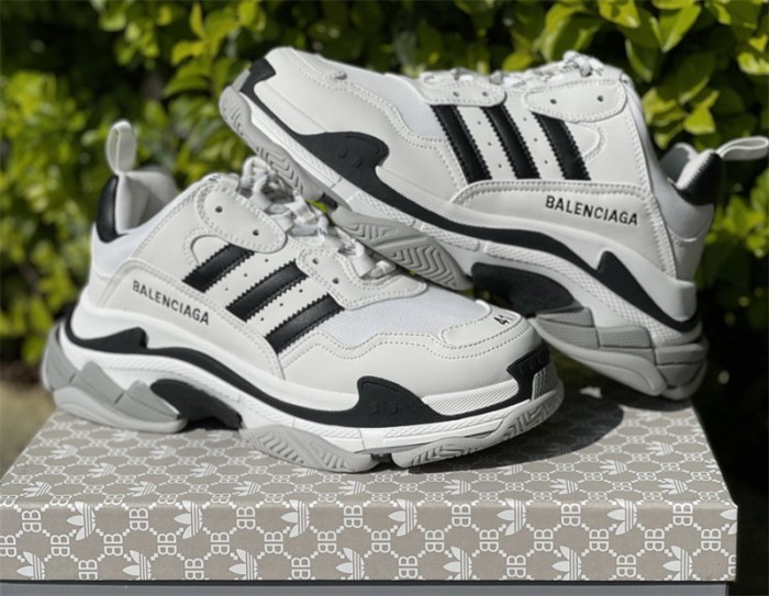 B 17FW Tripe-S High End Sneaker-268