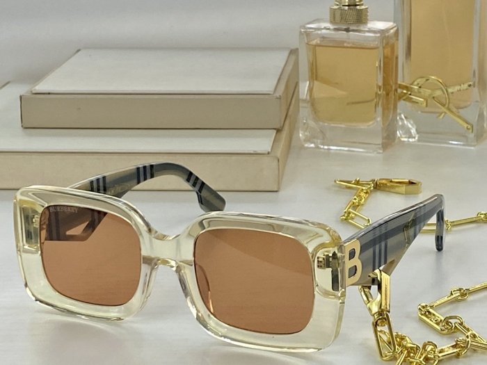 Burberry Sunglasses AAAA-753