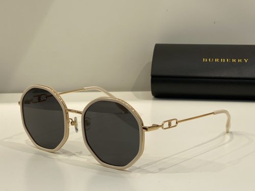 Burberry Sunglasses AAAA-846