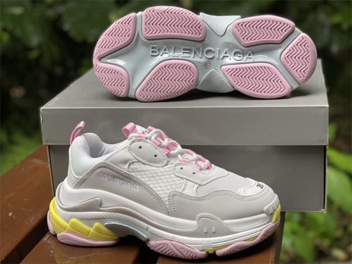 B 17FW Tripe-S High End Sneaker-264