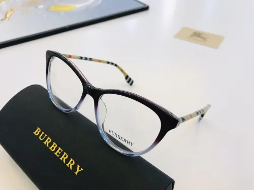 Burberry Sunglasses AAAA-427