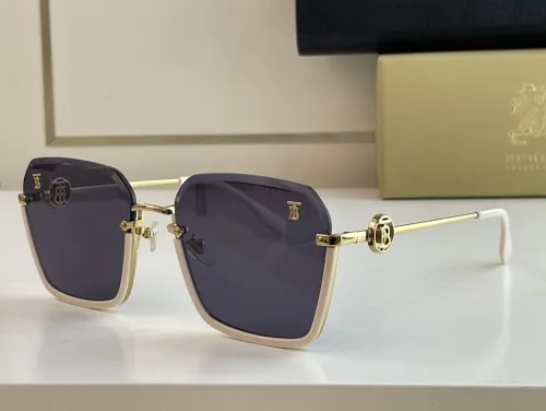 Burberry Sunglasses AAAA-634