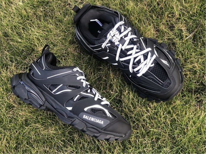 B 17FW Tripe-S High End Sneaker-187