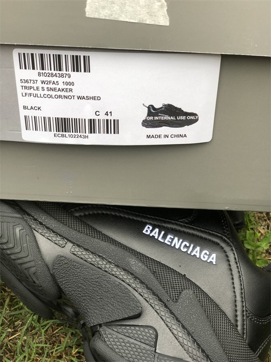 B 17FW Tripe-S High End Sneaker-286