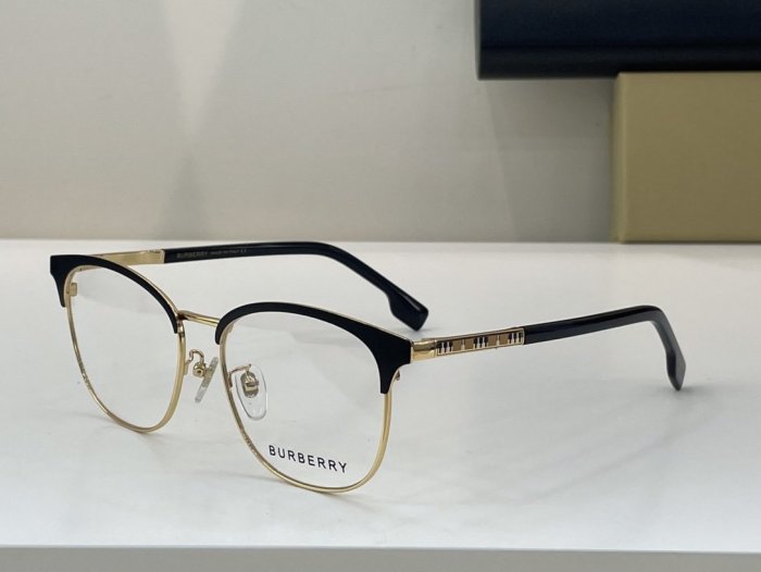 Burberry Sunglasses AAAA-820