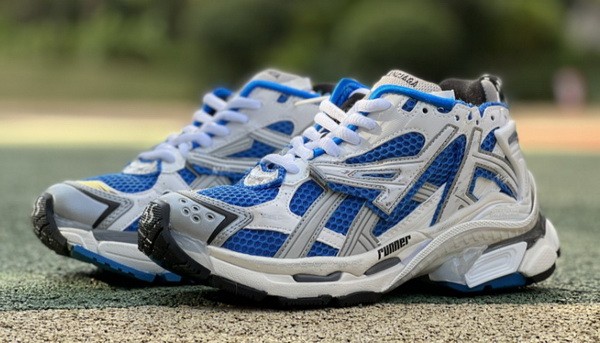 B 17FW Tripe-S High End Sneaker-250