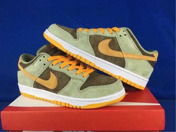 Authentic Nike Dunk Low SE “Dusty Olive”