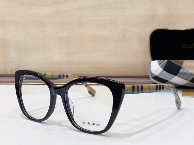 Burberry Sunglasses AAAA-942