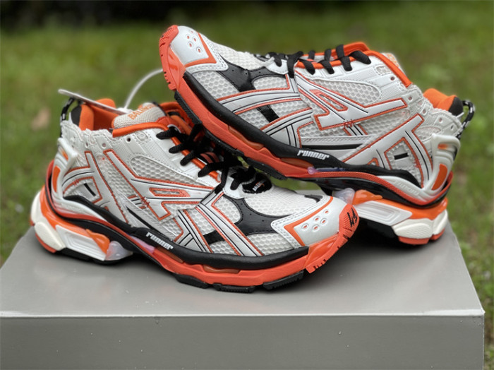 B 17FW Tripe-S High End Sneaker-288