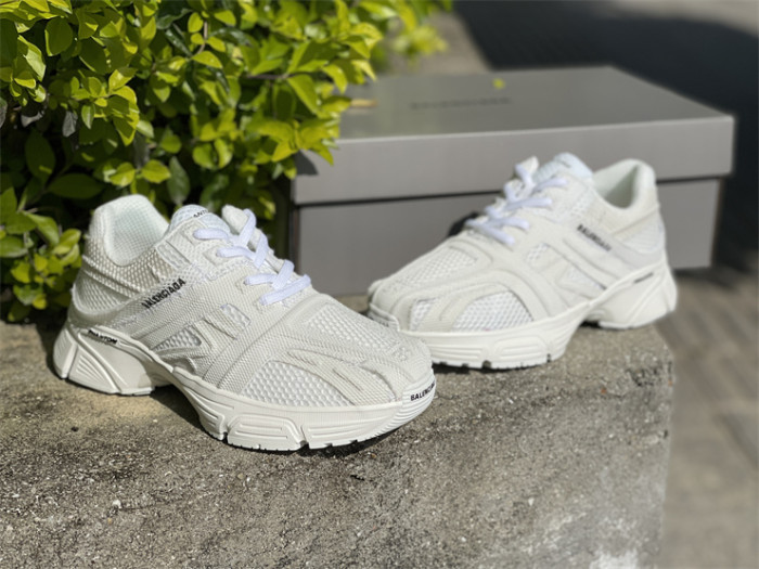 B 17FW Tripe-S High End Sneaker-275