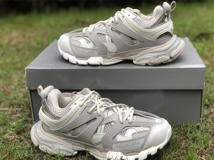 B 17FW Tripe-S High End Sneaker-285