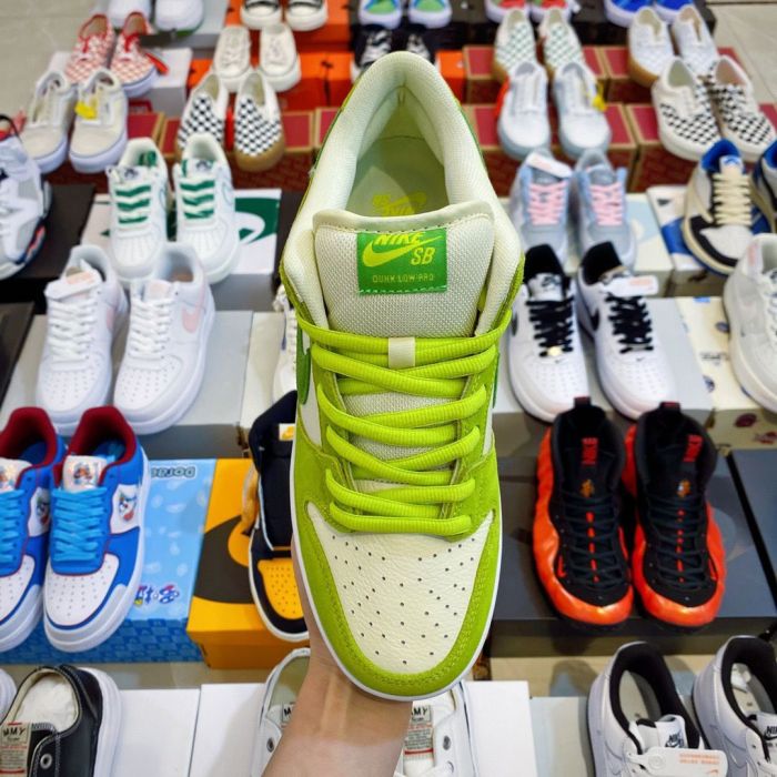 Authentic Nike SB Dunk Low “Green Apple”