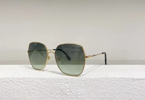 Burberry Sunglasses AAAA-095