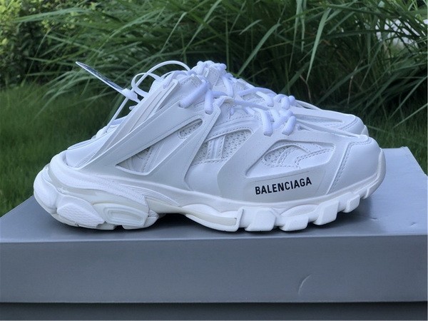 B 17FW Tripe-S High End Sneaker-218