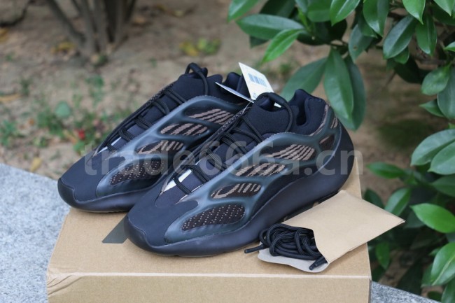 Authentic Yeezy 700 V3 “Eremiel”