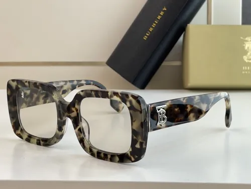 Burberry Sunglasses AAAA-658