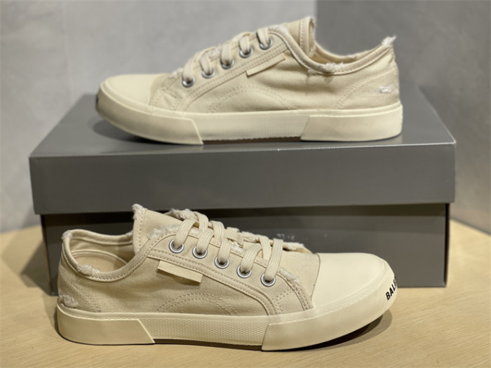 B 17FW Tripe-S High End Sneaker-281
