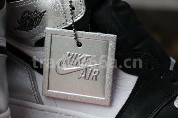 Authentic Air Jordan 1 High OG WMNS “Silver Toe” Women size