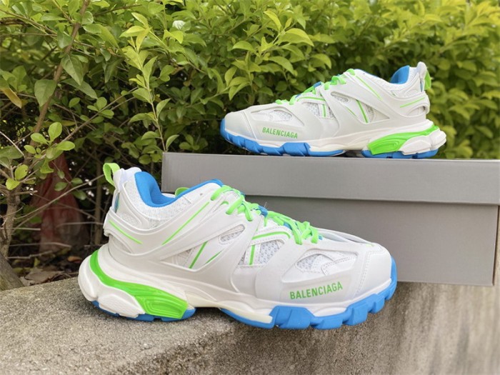 B 17FW Tripe-S High End Sneaker-208