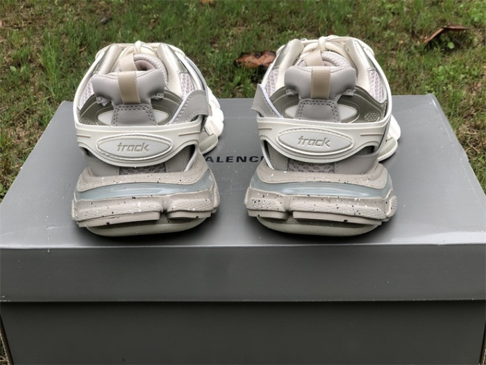 B 17FW Tripe-S High End Sneaker-285