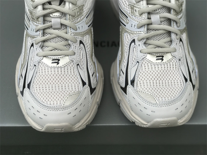 B 17FW Tripe-S High End Sneaker-309