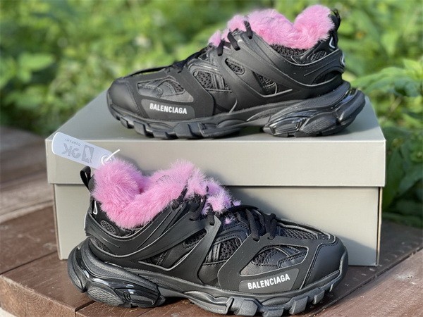 B 17FW Tripe-S High End Sneaker-251