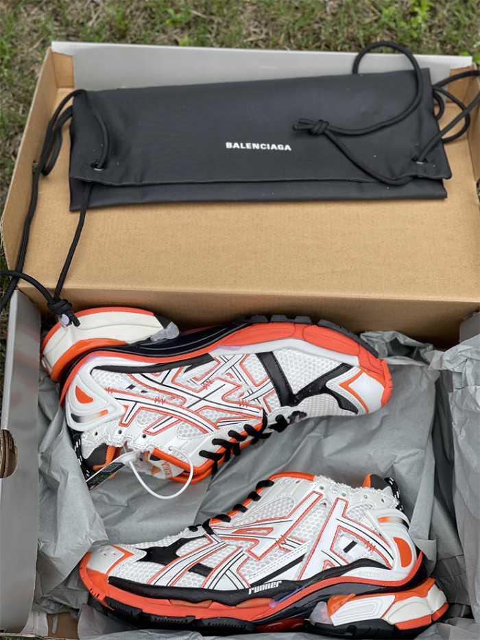 B 17FW Tripe-S High End Sneaker-288