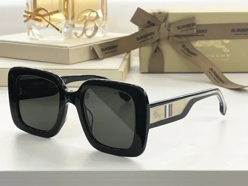 Burberry Sunglasses AAAA-413