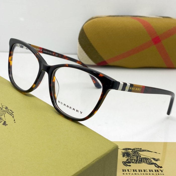 Burberry Sunglasses AAAA-829