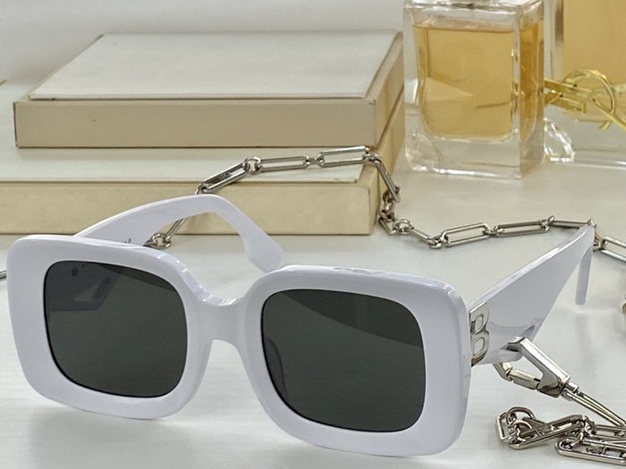 Burberry Sunglasses AAAA-751