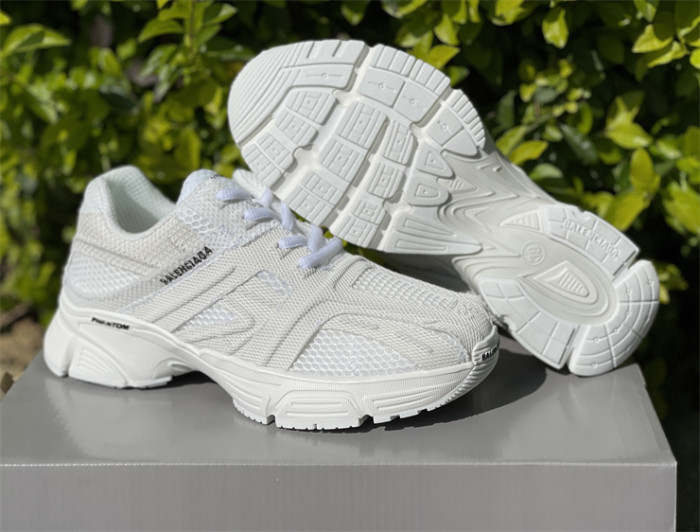 B 17FW Tripe-S High End Sneaker-266