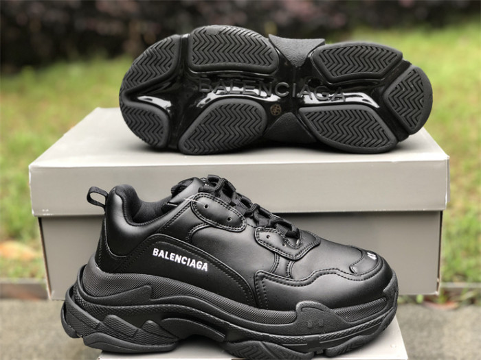 B 17FW Tripe-S High End Sneaker-286