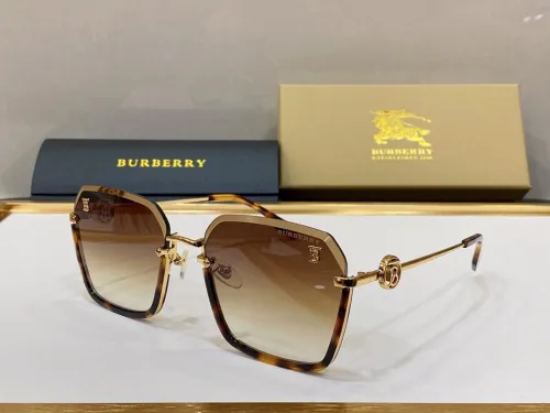 Burberry Sunglasses AAAA-527