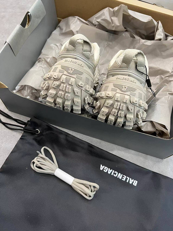 B 17FW Tripe-S High End Sneaker-293