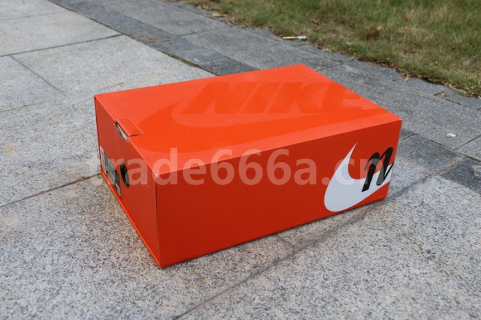 Authentic sacai x Nike VaporWaffle “Royal Fuchsia ”