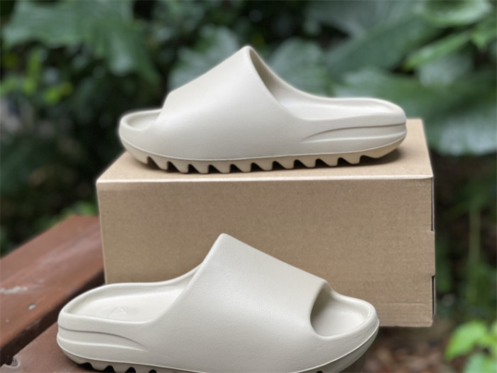 Yeezy Slide Pure (Restock Pair) GW1934