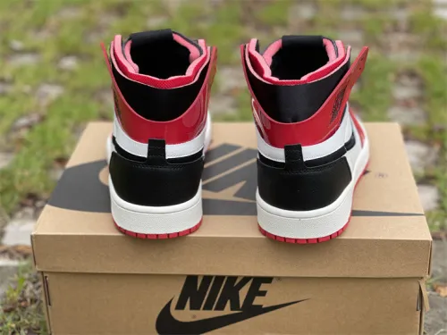 Authentic Air Jordan 1 Zoom CMFT “Bulls”