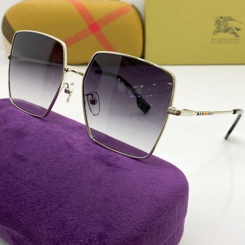 Burberry Sunglasses AAAA-579