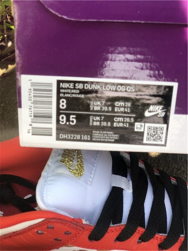 Authentic Supreme x Nike SB Dunk Low Red