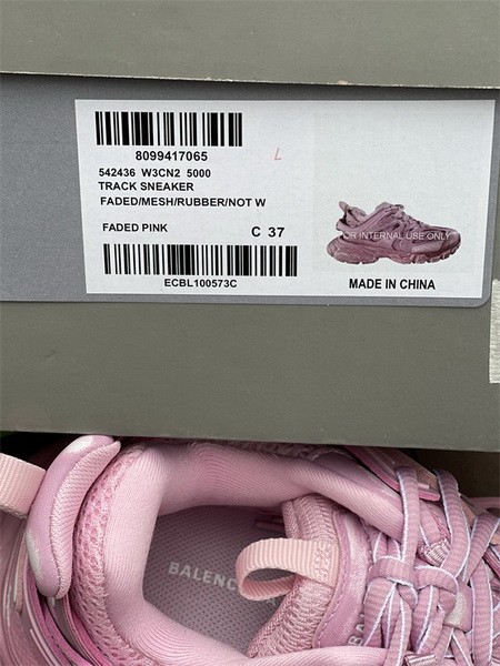 B 17FW Tripe-S High End Sneaker-261