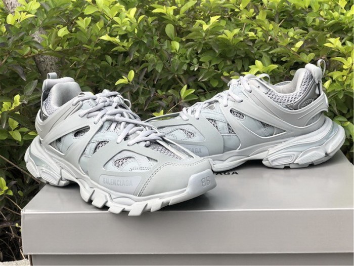 B 17FW Tripe-S High End Sneaker-192