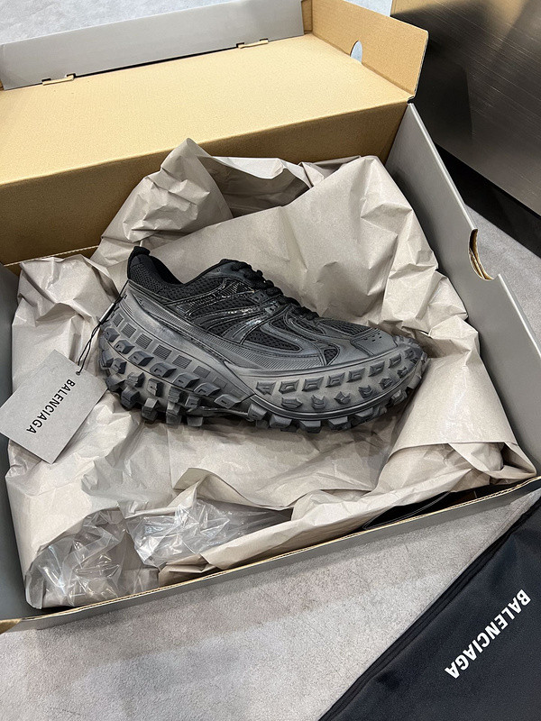 B 17FW Tripe-S High End Sneaker-292