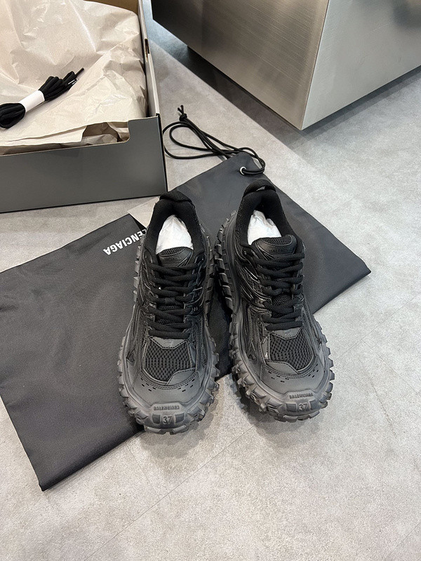 B 17FW Tripe-S High End Sneaker-292