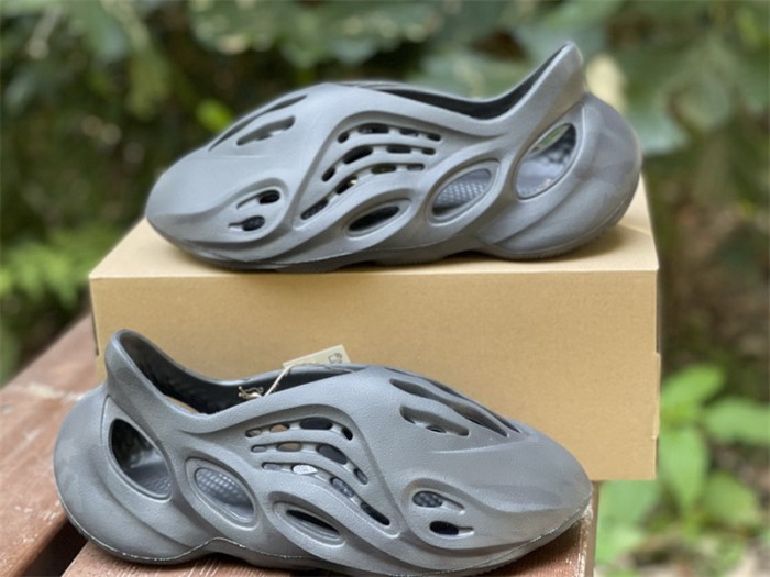 Authentic Yeezy Foam runner Onyx