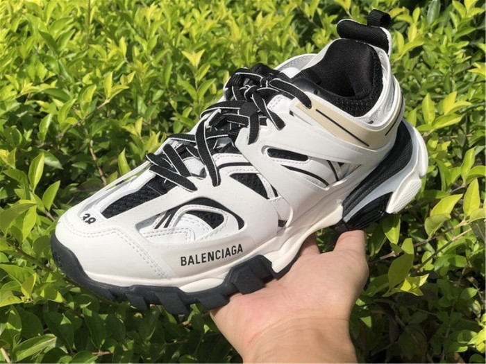 B 17FW Tripe-S High End Sneaker-202