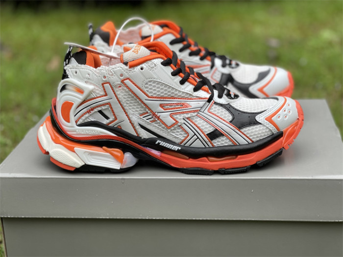 B 17FW Tripe-S High End Sneaker-288