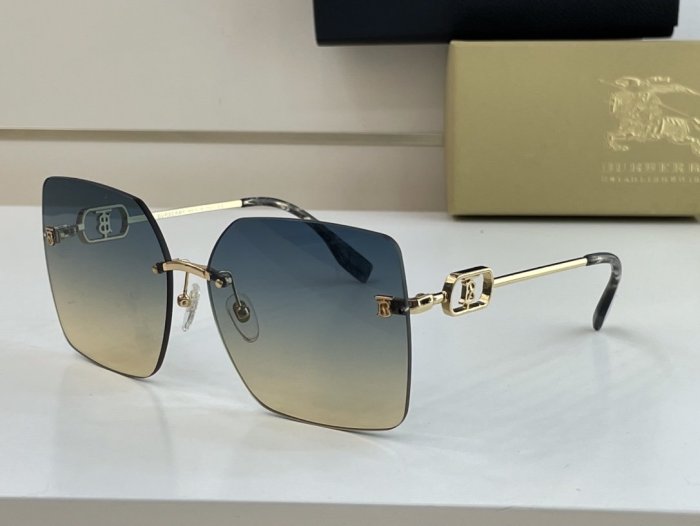 Burberry Sunglasses AAAA-741